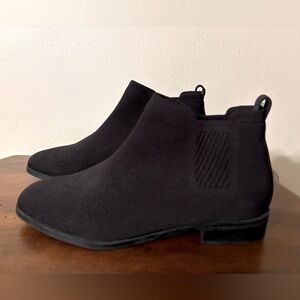 Vivaia black boots size 40